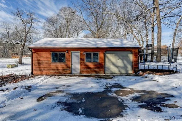 $320,000 | 10 Bluebird Drive, Agency, MO 64401