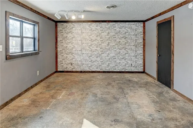 $320,000 | 10 Bluebird Drive, Agency, MO 64401