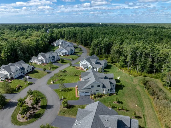 $989,000 | 31 Split Rock Lane, Unit 31, Mattapoisett, MA 02739