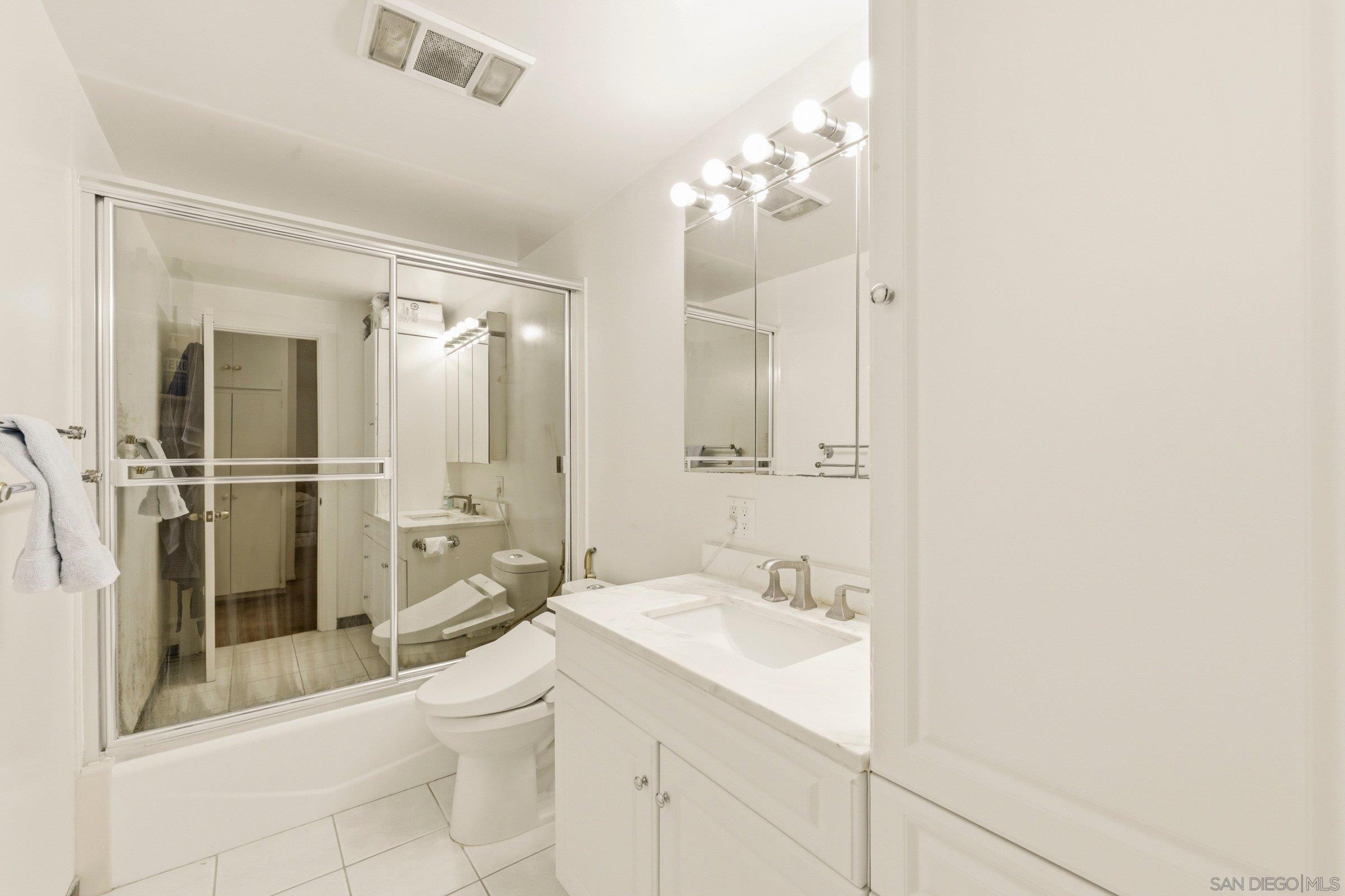 2364 Torrey Pines Road La Jolla, CA 92037 - Photo 16 of 36