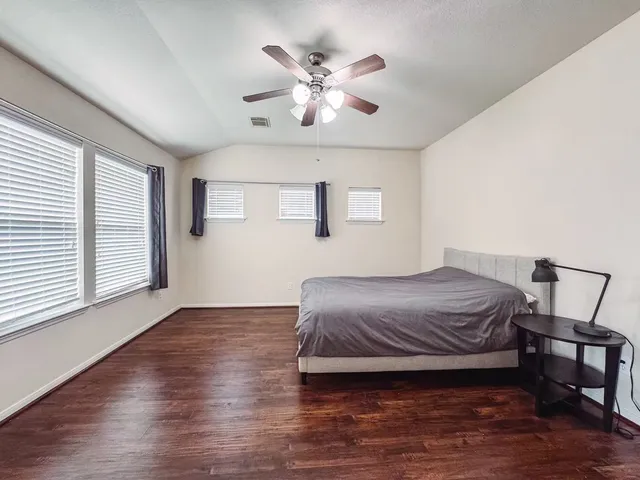 $2,100 | 3923 Calgary Circle, Missouri City, TX 77459