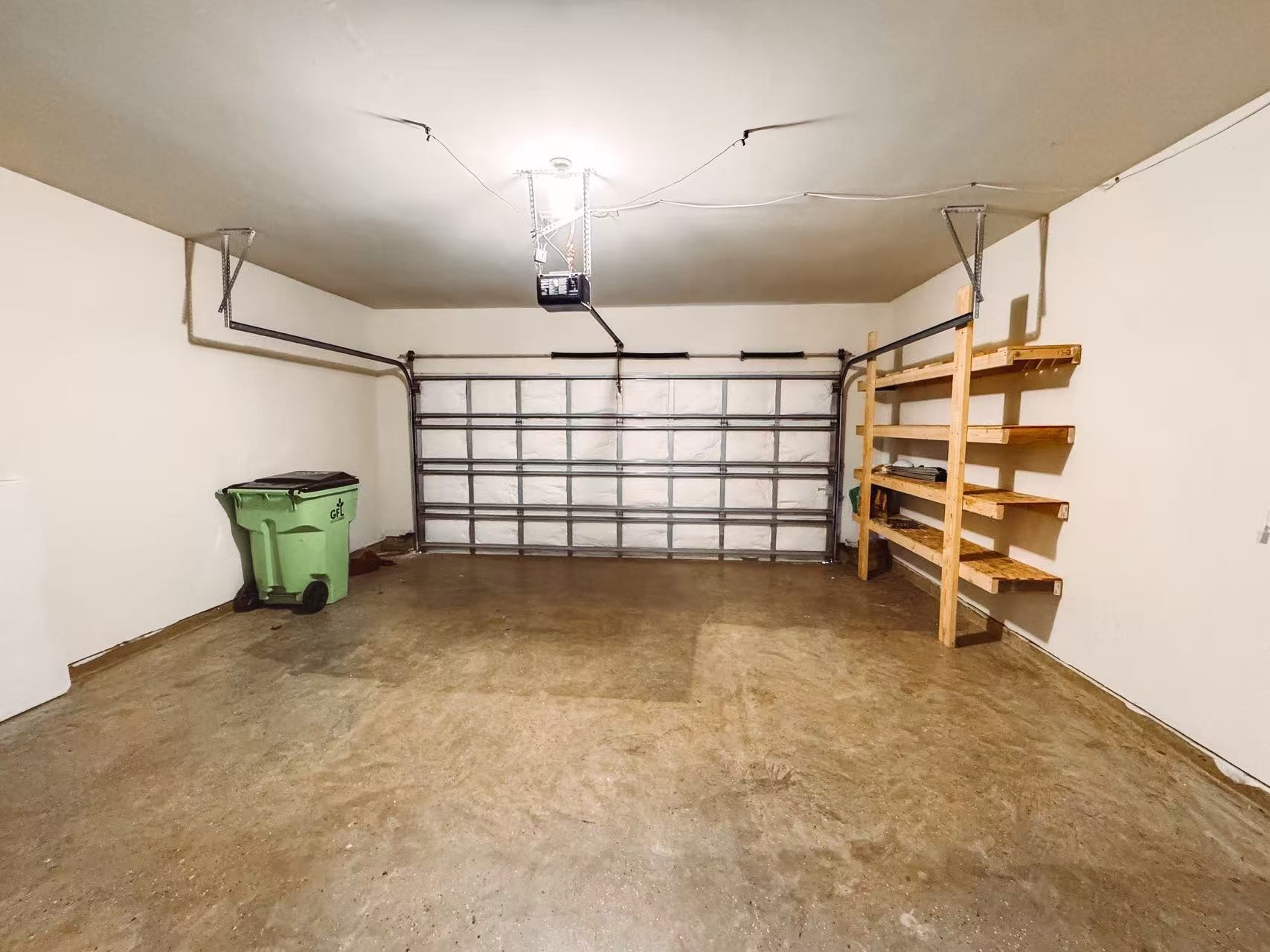 3923 Calgary Circle Missouri City, TX 77459 - Photo 23 of 25 a view of a garage