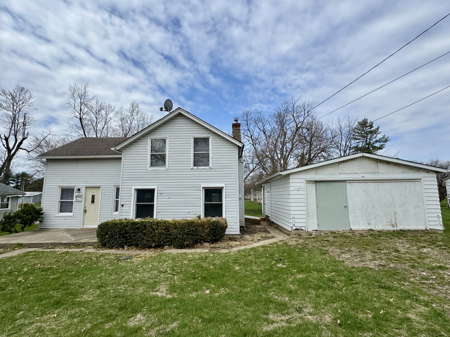 405 North 4th Street Neponset, IL 61345 - Photo 20 of 20 a front view of a house with a yard