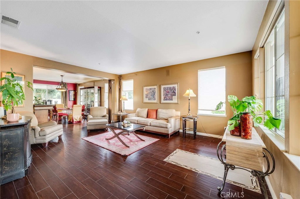 6137 Ridgemont Circle La Verne, CA 91750 - Photo 4 of 53 Living Room