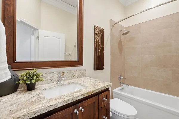 $985,000 | 649 West Enterprise Avenue, Clovis, CA 93619
