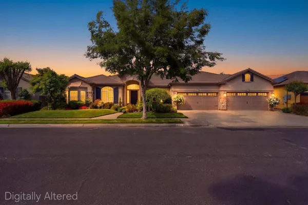 $985,000 | 649 West Enterprise Avenue, Clovis, CA 93619