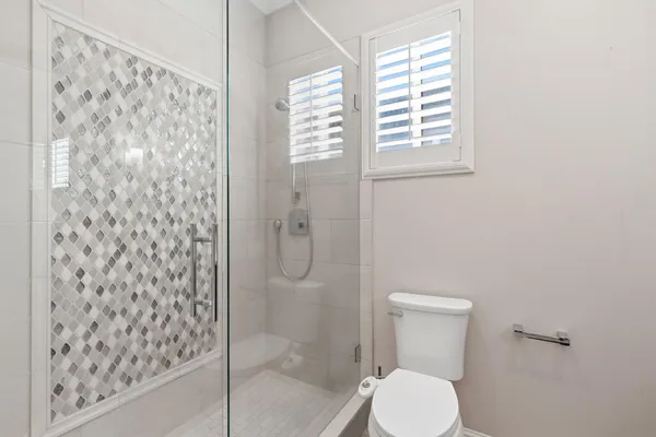 $985,000 | 649 West Enterprise Avenue, Clovis, CA 93619