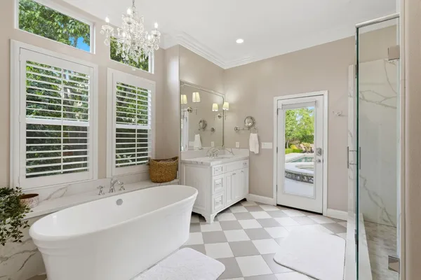 $985,000 | 649 West Enterprise Avenue, Clovis, CA 93619