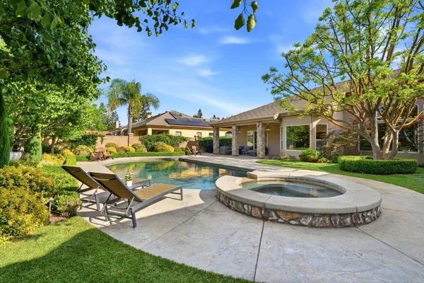 $985,000 | 649 West Enterprise Avenue, Clovis, CA 93619