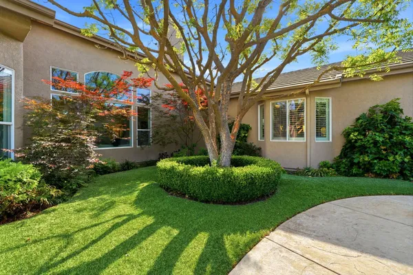 $985,000 | 649 West Enterprise Avenue, Clovis, CA 93619