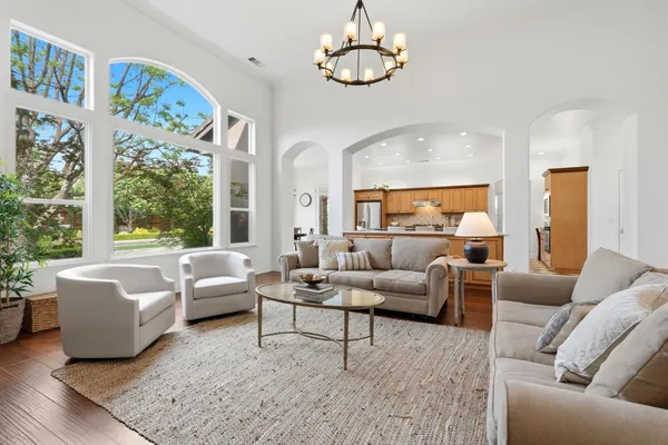 $985,000 | 649 West Enterprise Avenue, Clovis, CA 93619