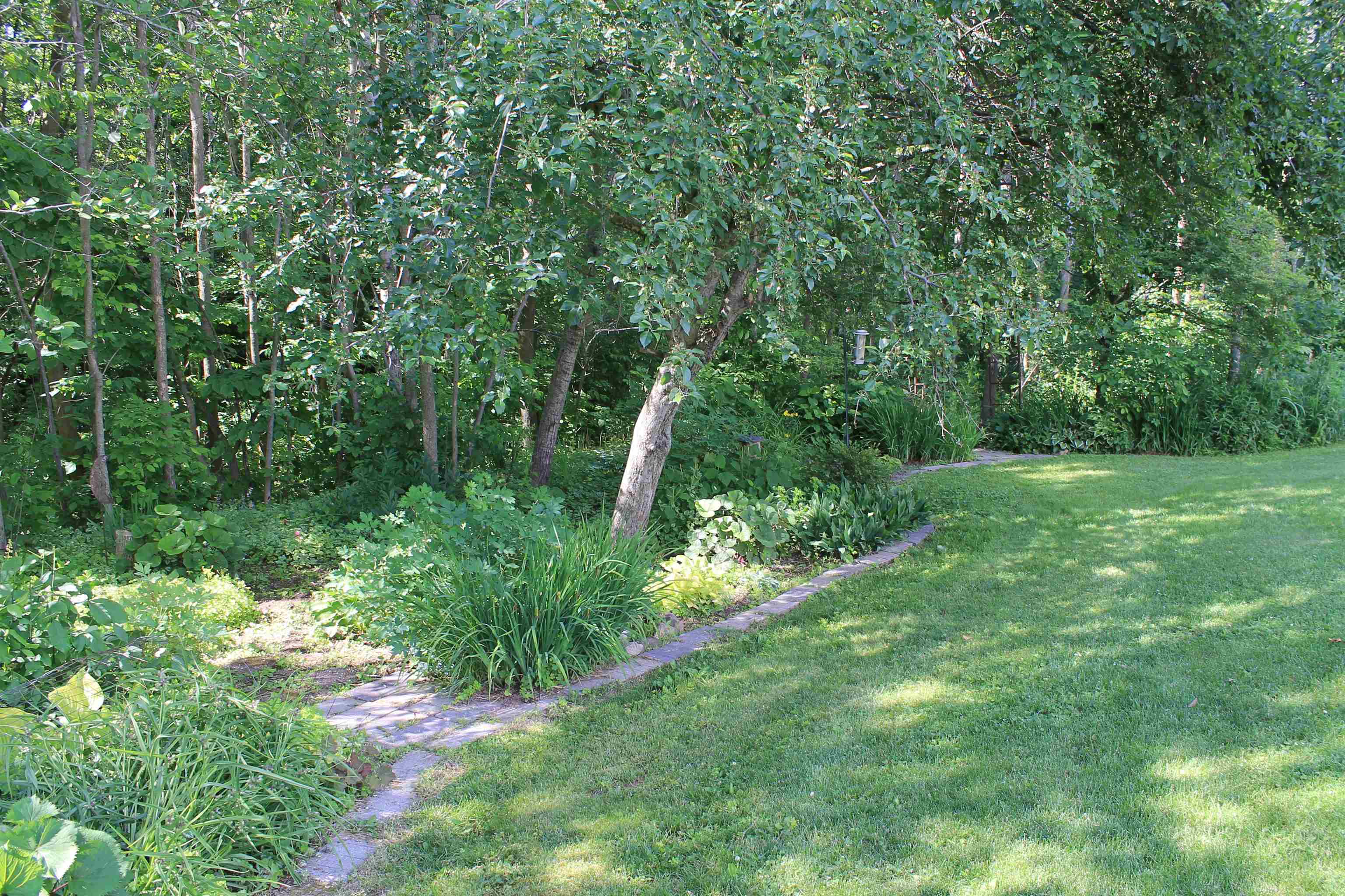 4437 Pine Grove Road Green Bay, WI 54311 - Photo 18 of 60