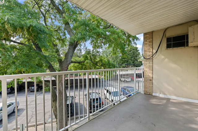 $110,000 | 4921 Crooks Road, Unit M10, Royal Oak, MI 48073