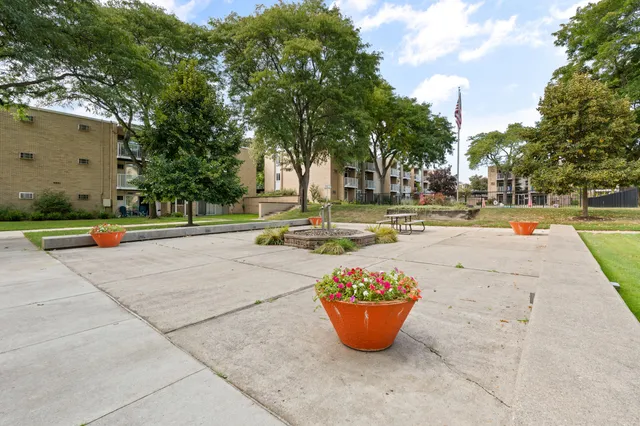 $110,000 | 4921 Crooks Road, Unit M10, Royal Oak, MI 48073