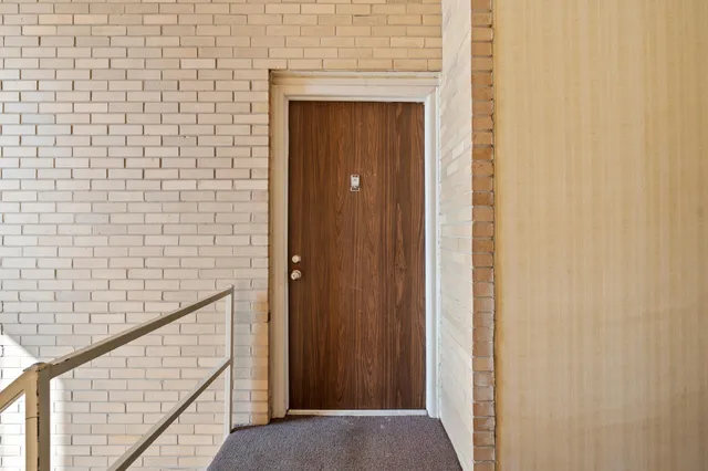 $110,000 | 4921 Crooks Road, Unit M10, Royal Oak, MI 48073