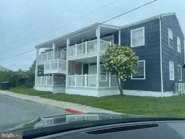 front view of house with a yard