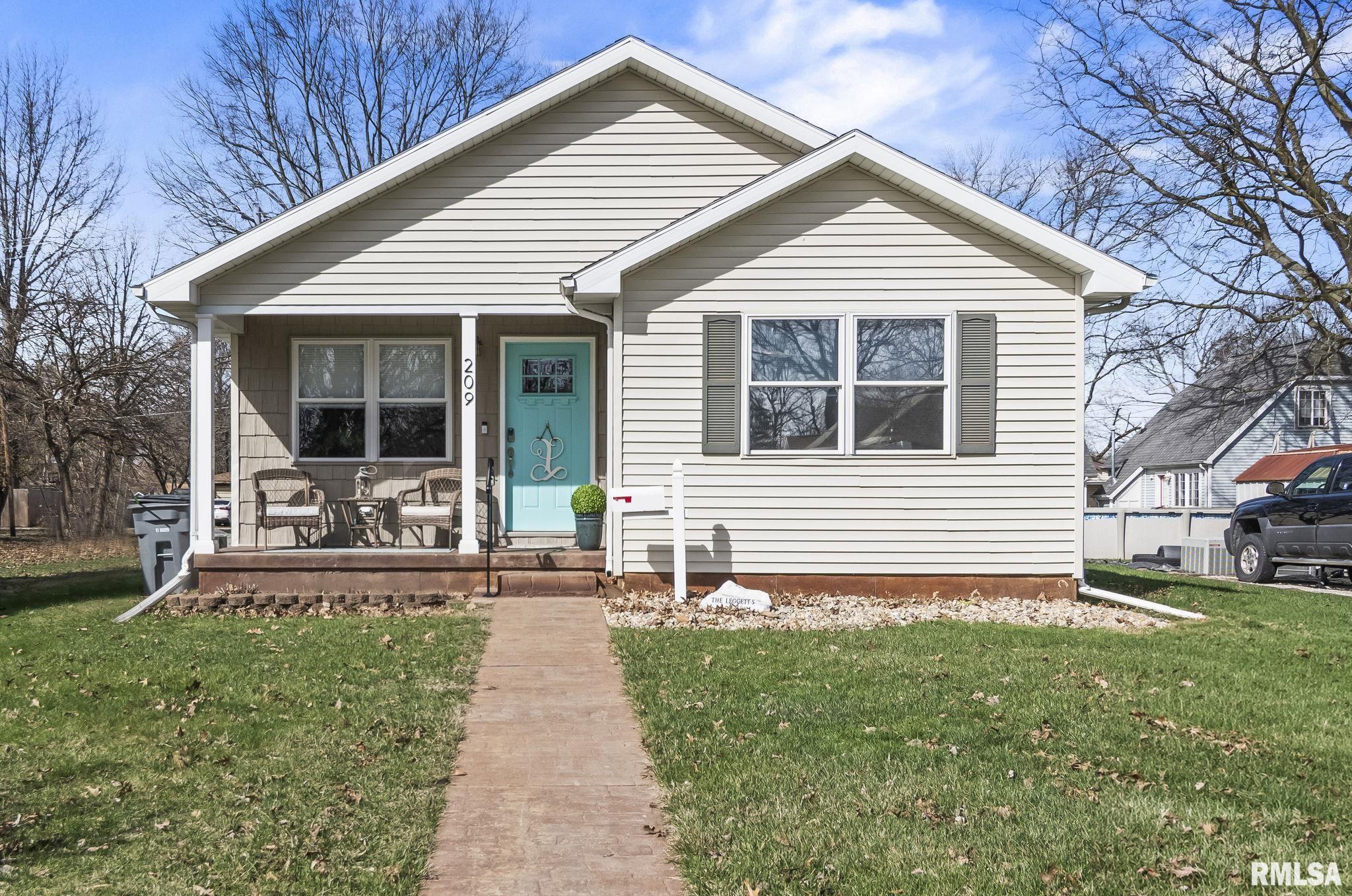 209 South Finis Street Virden, IL 62690 - Photo 1 of 39