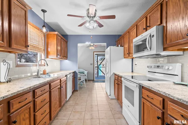 $154,900 | 209 South Finis Street, Virden, IL 62690