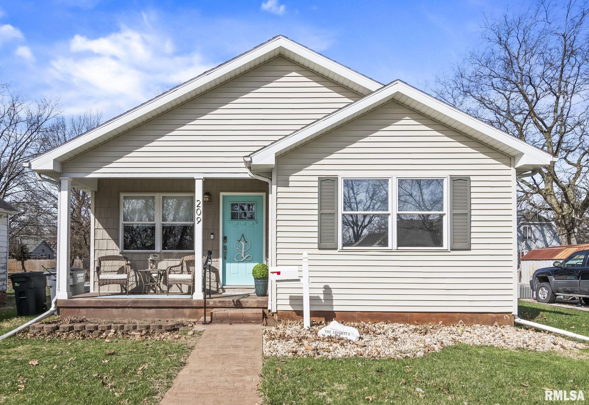 209 South Finis Street Virden, IL 62690 - Photo 3 of 39