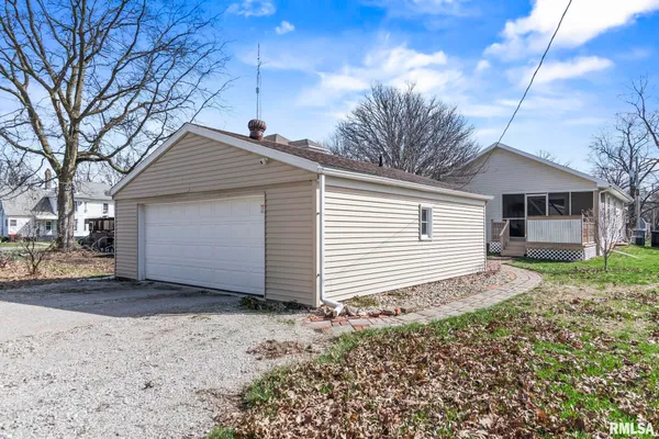 $154,900 | 209 South Finis Street, Virden, IL 62690