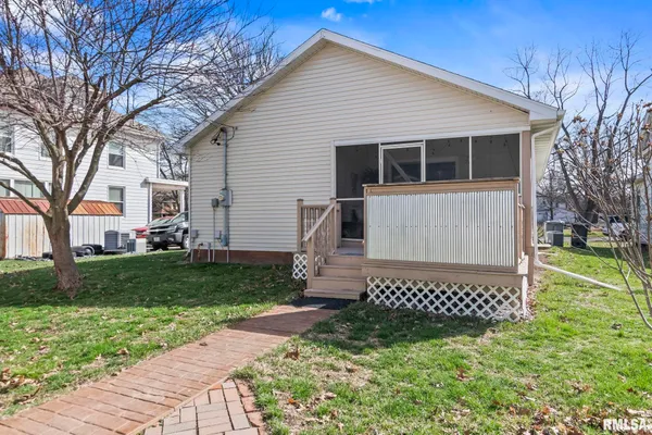 $154,900 | 209 South Finis Street, Virden, IL 62690