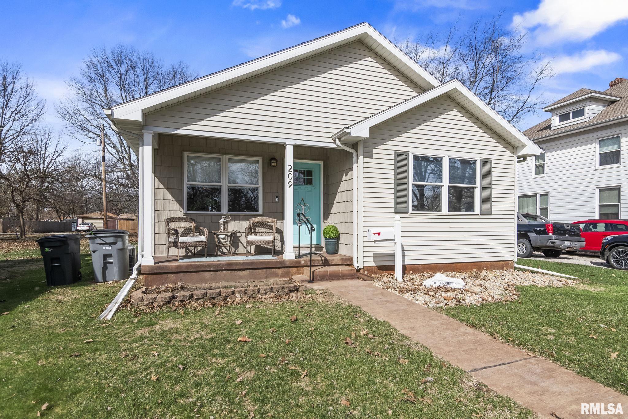 209 South Finis Street Virden, IL 62690 - Photo 4 of 39