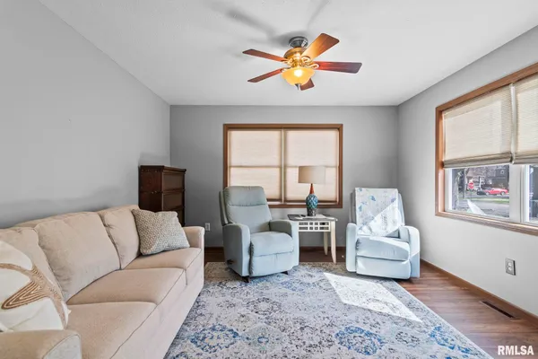 $154,900 | 209 South Finis Street, Virden, IL 62690