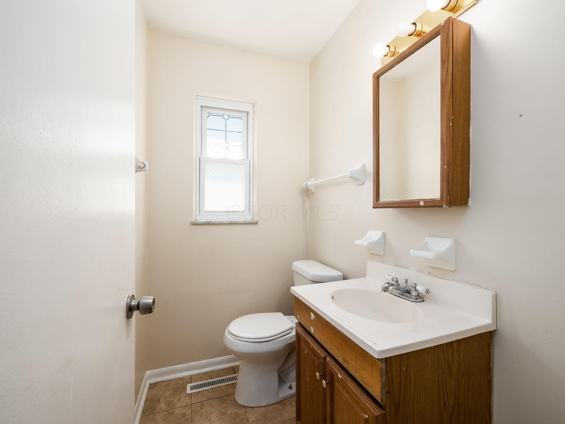263 Deerfield Road Columbus, OH 43228 - Photo 12 of 27 012_138_C - 263 Deerfield 031