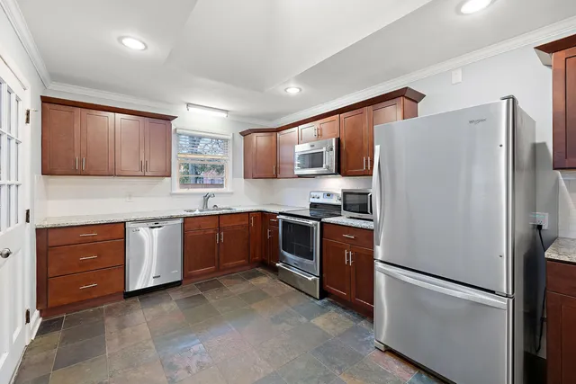 $2,995 | 934 Yorktown Drive, Charleston, SC 29412