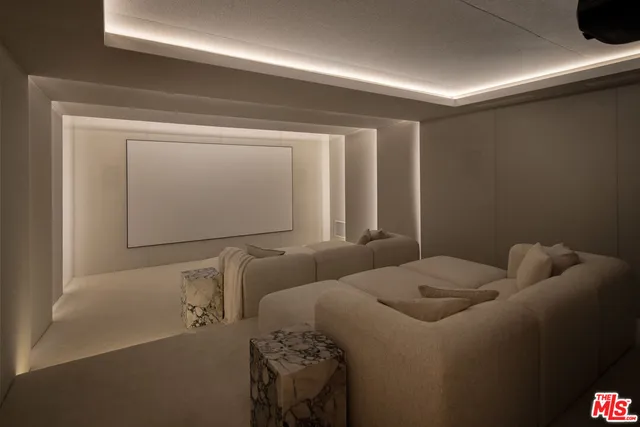 a view of outdoor dining space with a patio