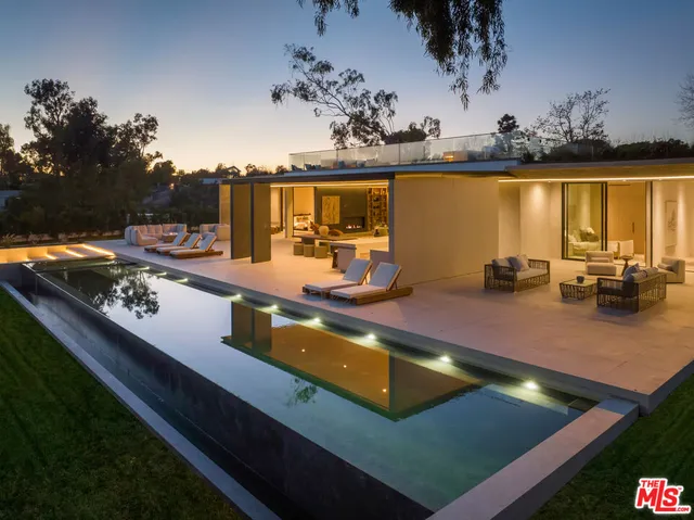 $16,575,000 | 29200 Larkspur Lane, Malibu, CA 90265