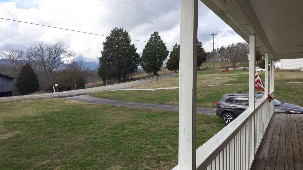 2717 Pinecrest Road Jacksboro, TN 37757 - Photo 9 of 30 Relax & Enjoy