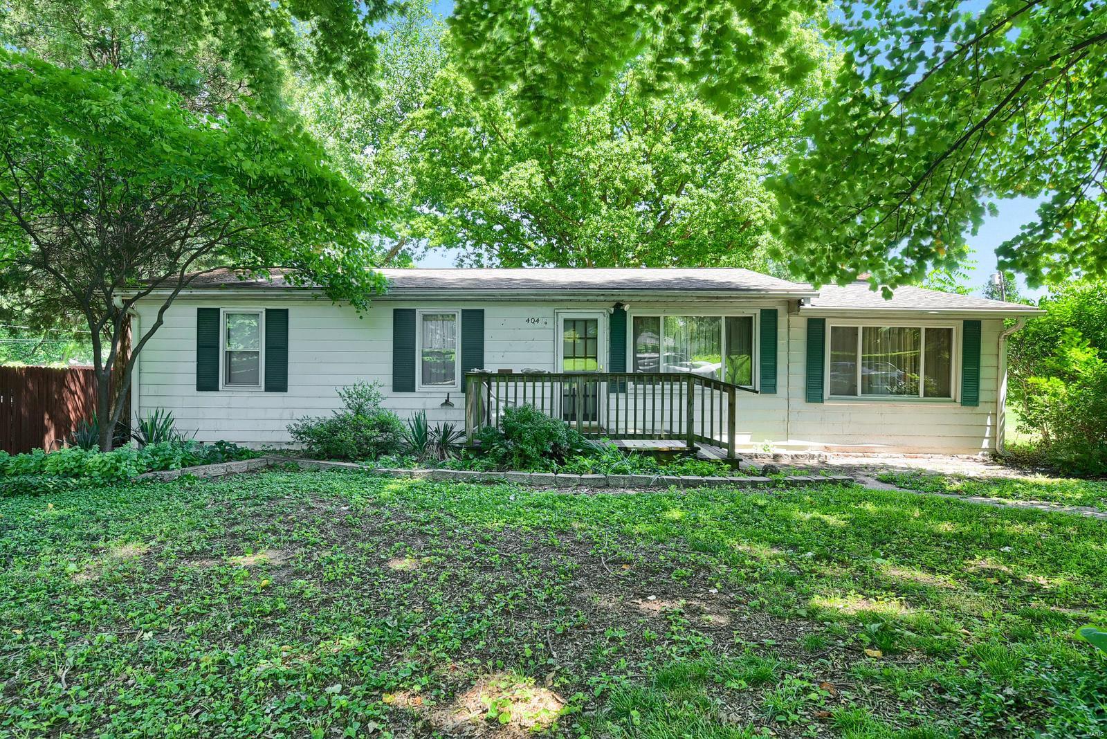404 Stephenson Avenue South Roxana, IL 62087 - Photo 1 of 13 Gallery Image 1