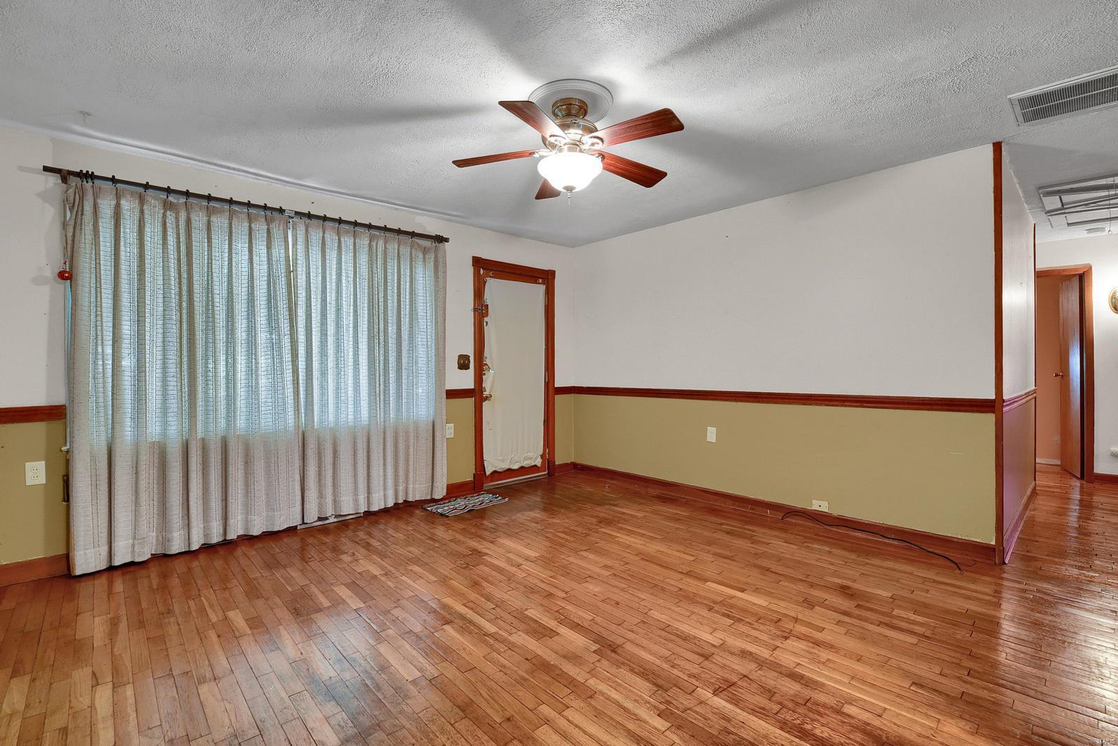 404 Stephenson Avenue South Roxana, IL 62087 - Photo 5 of 13 Gallery Image 5