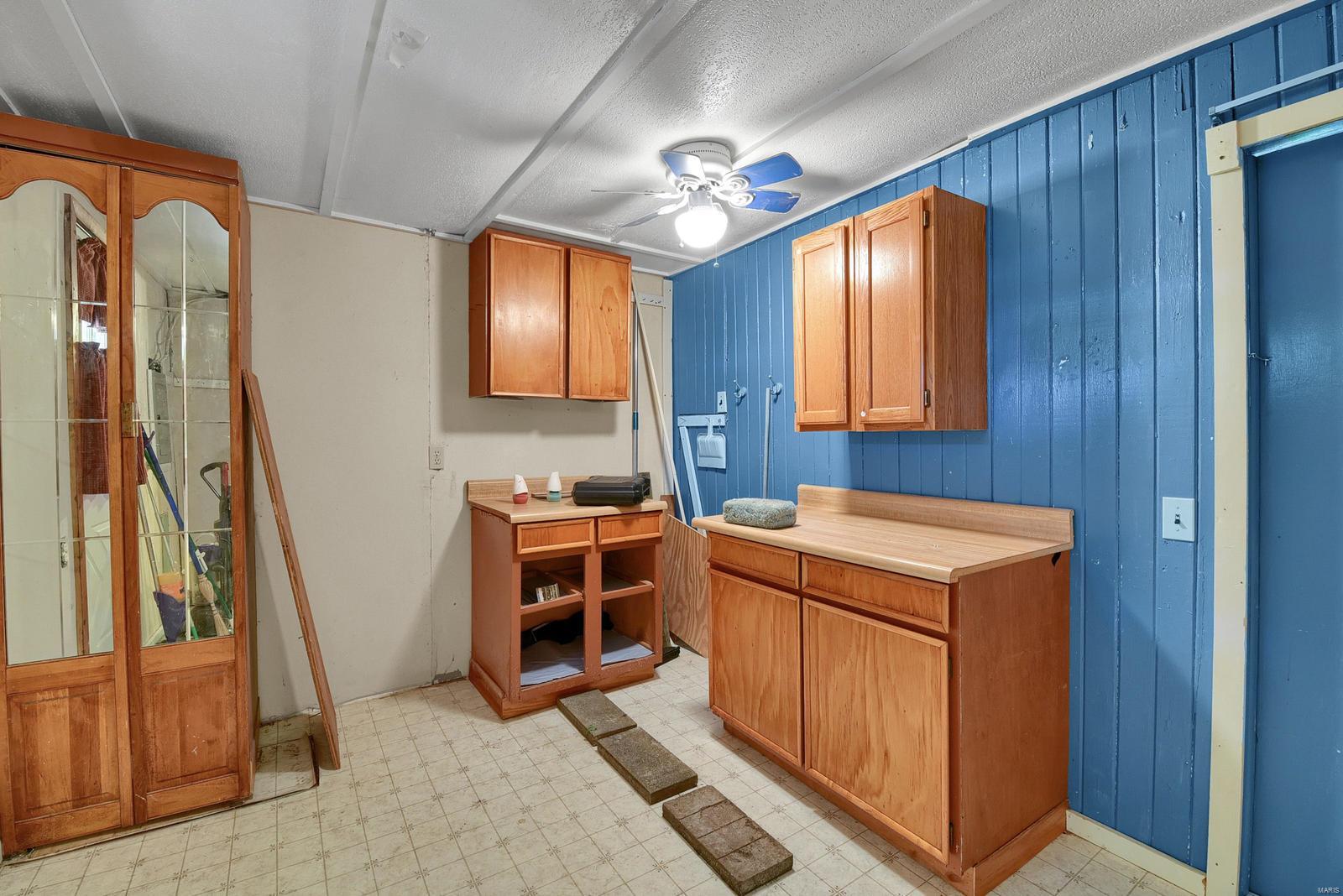 404 Stephenson Avenue South Roxana, IL 62087 - Photo 9 of 13 Gallery Image 9