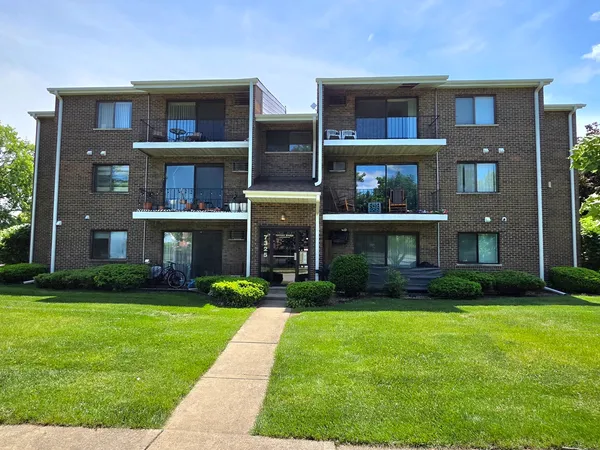 $164,808 | 7325 Tiffany Drive, Unit 1B, Orland Park, IL 60462