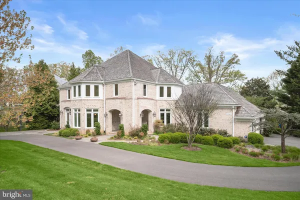 $2,475,000 | 9848 Avenel Farm Drive, Potomac, MD 20854