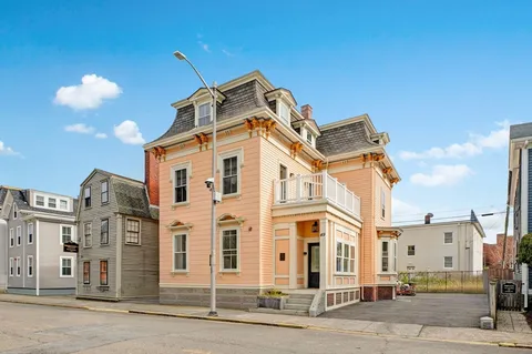 $685,000 | 49 Federal Street, Unit 2, Salem, MA 01970