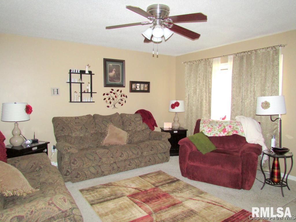 3020 Stokebridge Road Springfield, IL 62702 - Photo 3 of 17