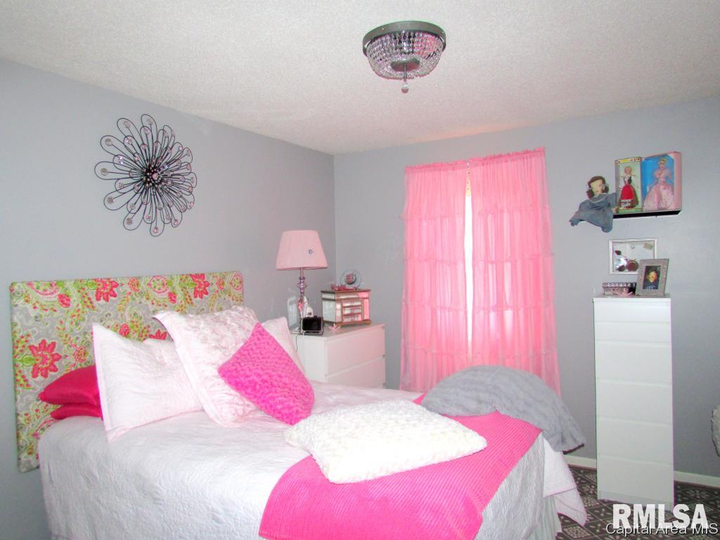 3020 Stokebridge Road Springfield, IL 62702 - Photo 8 of 17