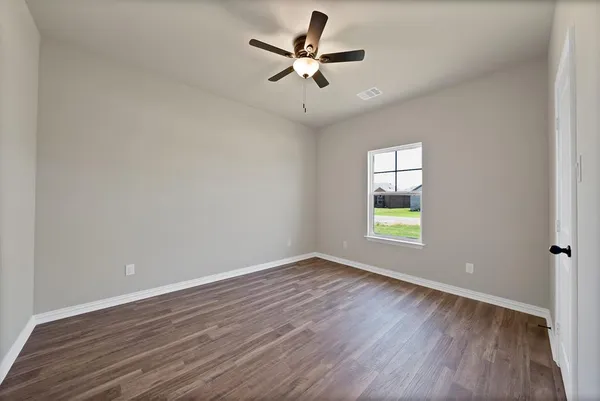 $325,000 | 109 Panther Loop, Mabank, TX 75147