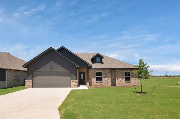 $325,000 | 109 Panther Loop, Mabank, TX 75147
