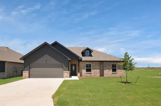 $334,900 | 109 Panther Loop, Mabank, TX 75147