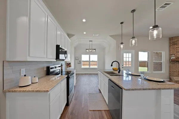 $325,000 | 109 Panther Loop, Mabank, TX 75147