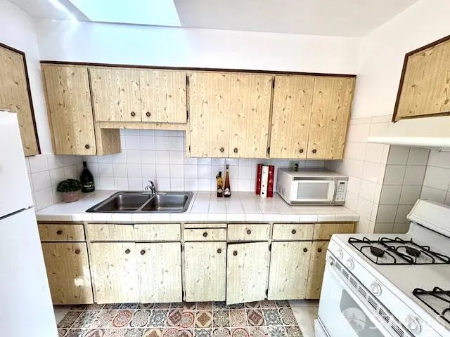 $1,190,000 | 1200-1202 Ortega Street, San Francisco, CA 94122