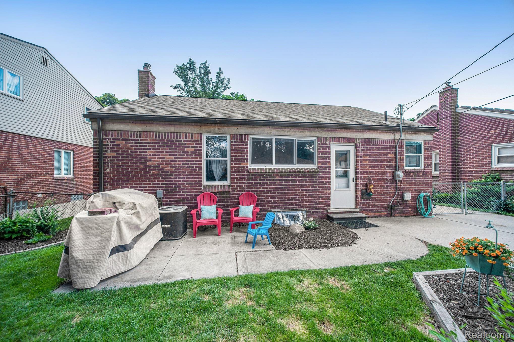 112 Normandy Road Royal Oak, MI 48073 - Photo 25 of 28 112-Normandy_42.jpg