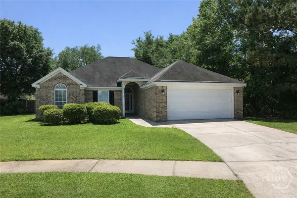 $2,300 | 15 Ledgestone Lane, Savannah, GA 31419