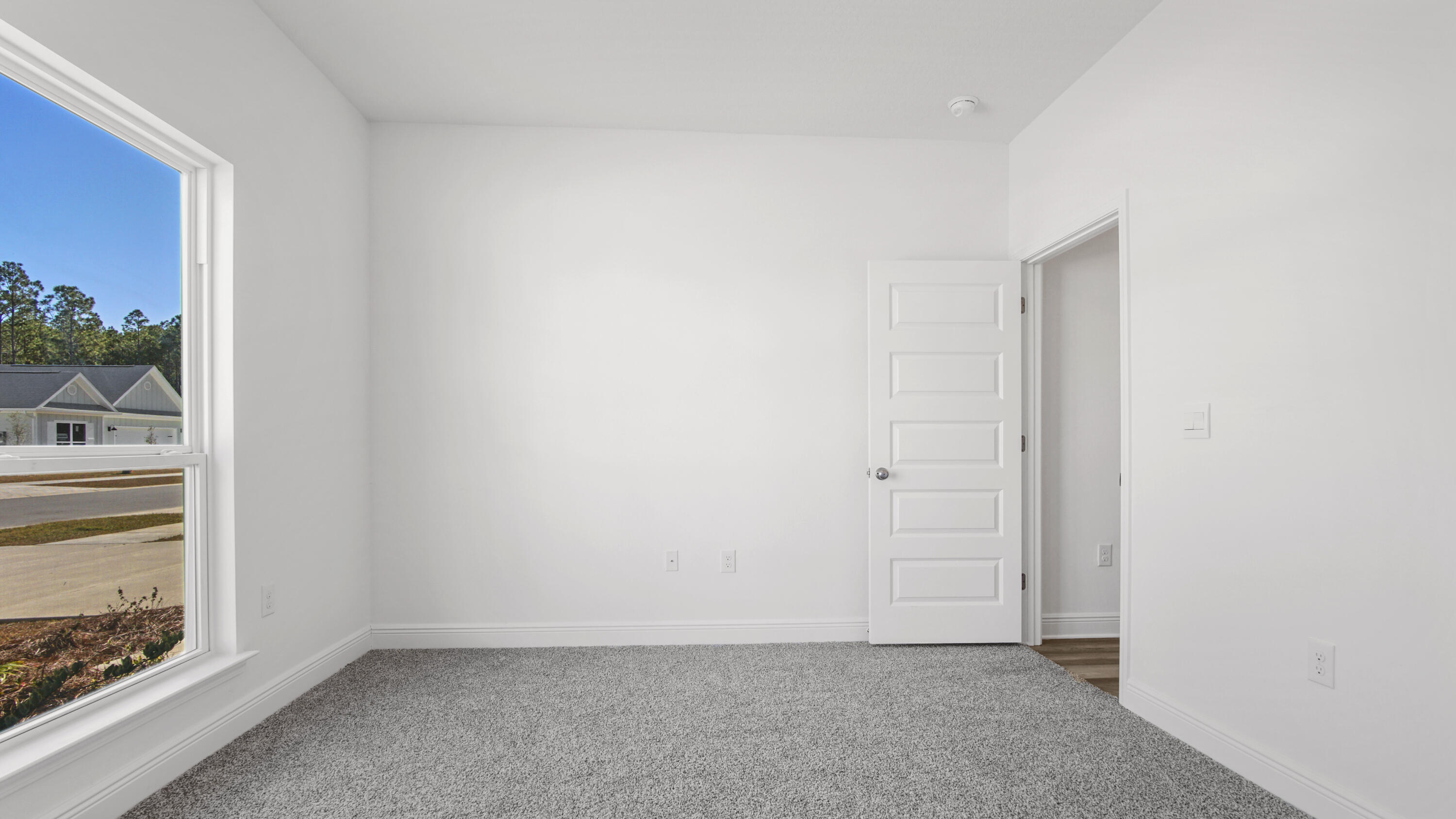 39 Gray Owl Drive Freeport, FL 32439 - Photo 22 of 31 a view of an empty room and window