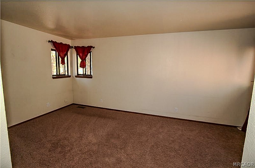 337 Maple Lane Sugarloaf, CA 92386 - Photo 16 of 25 a view of an empty room