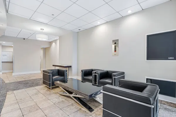 $5,490 | 744 North Clark Street, Unit 501, Chicago, IL 60654